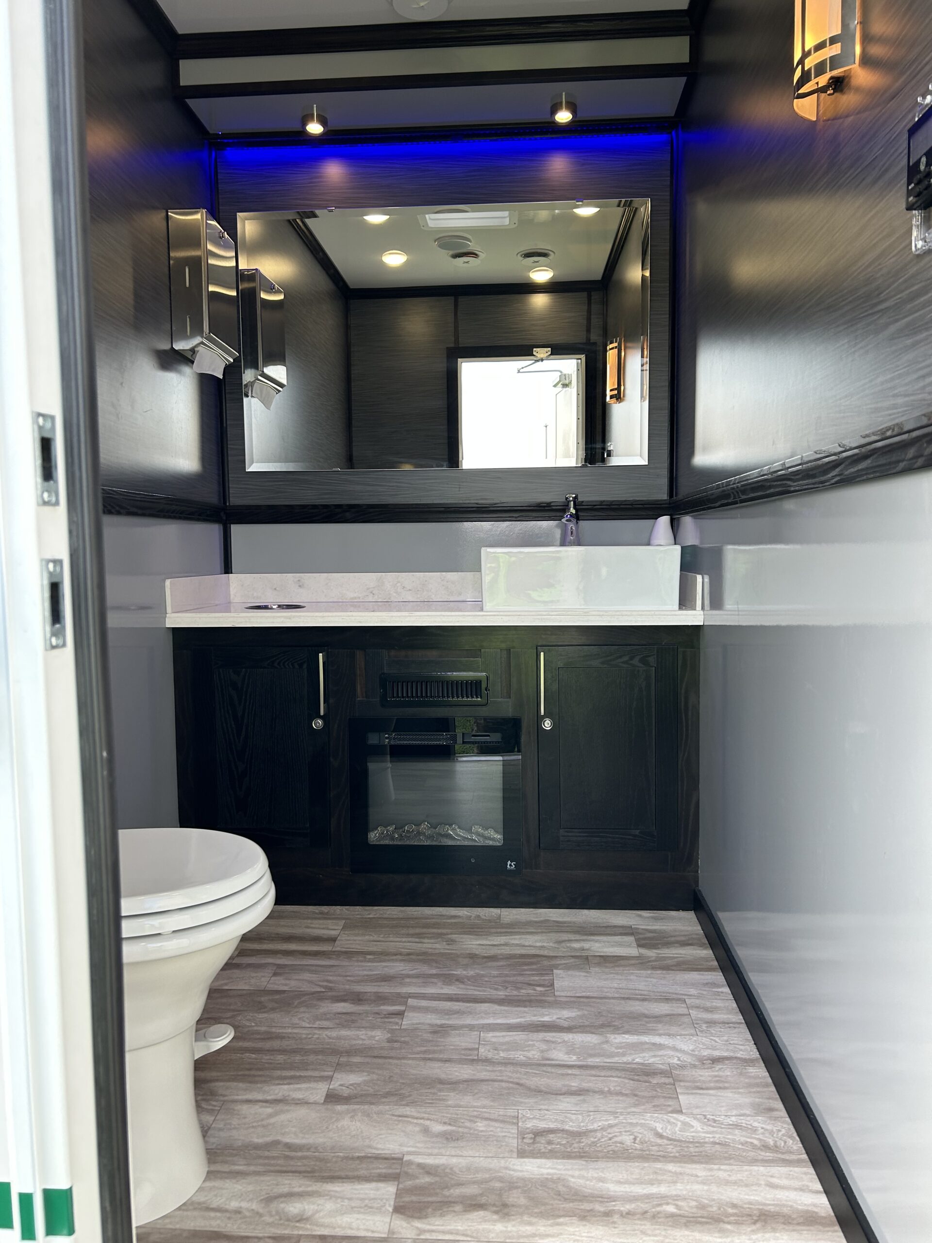 2 Stall Restroom Trailer - Complete Site Solutions