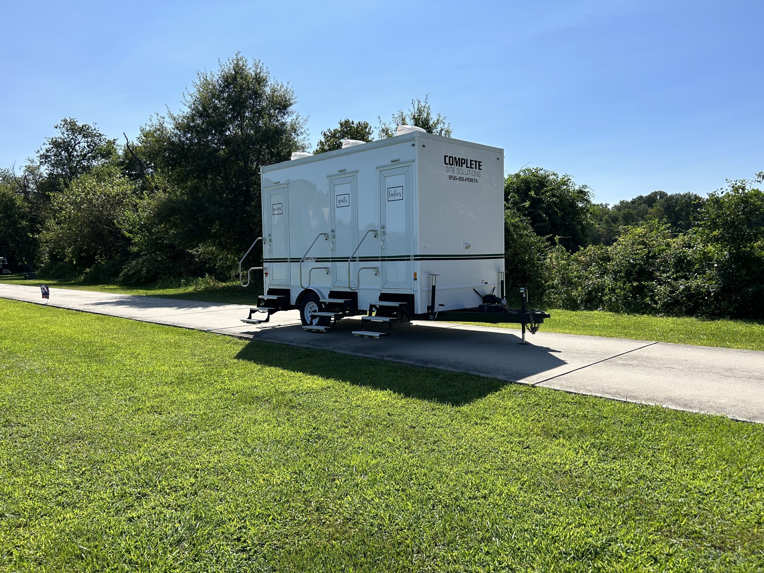 4_Stall_Restroom_Trailer_Front View